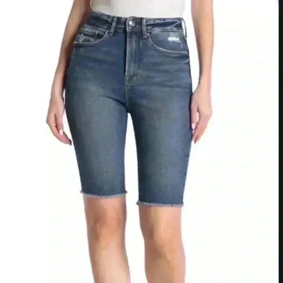 𝅺GOOD American Frayed Bermuda Denim Shorts 0/25 - Picture 1 of 9